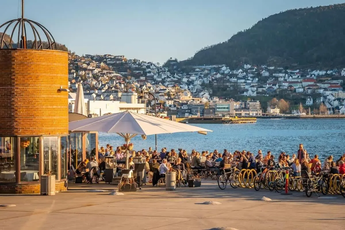 Dinbnb Apartments I Historical Two-Floor Apartment With Rooftop Panorama I 1645 Heritage Bergen