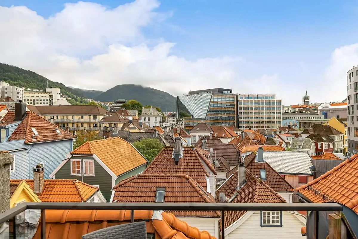Dinbnb Apartments I Historical Two-Floor Apartment With Rooftop Panorama I 1645 Heritage location